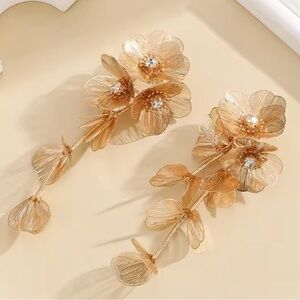 Kate Middleton Gold Floral Drop Earrings